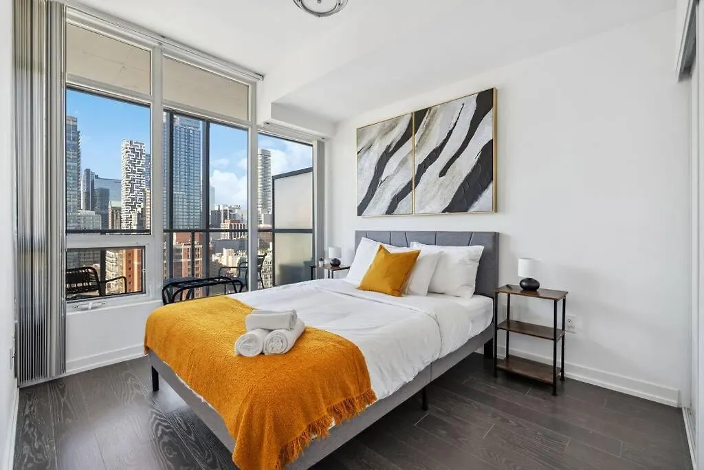 Amazing View 2Br St Lawrence Market Condo, Downtown Toronto Canada