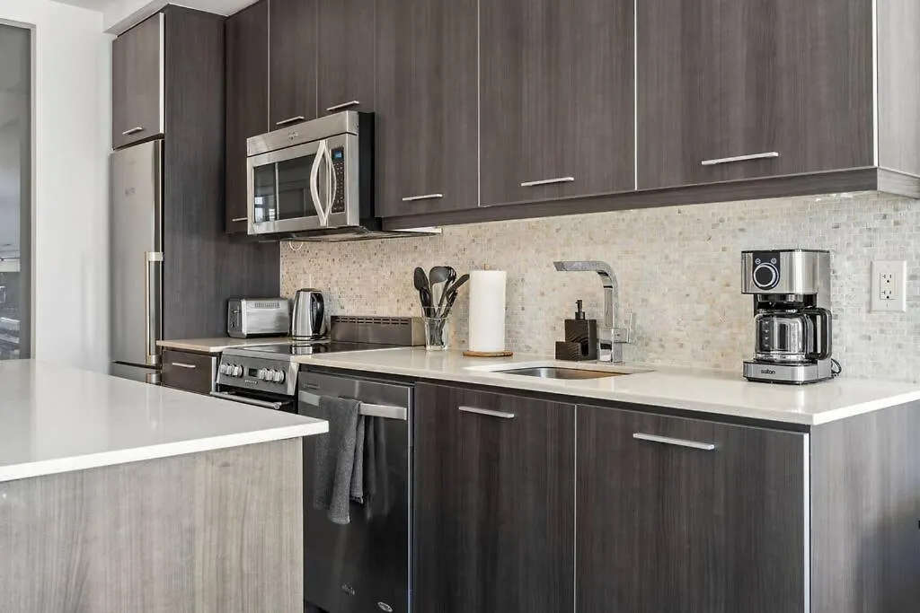Amazing View 2Br St Lawrence Market Condo, Downtown Toronto Canada