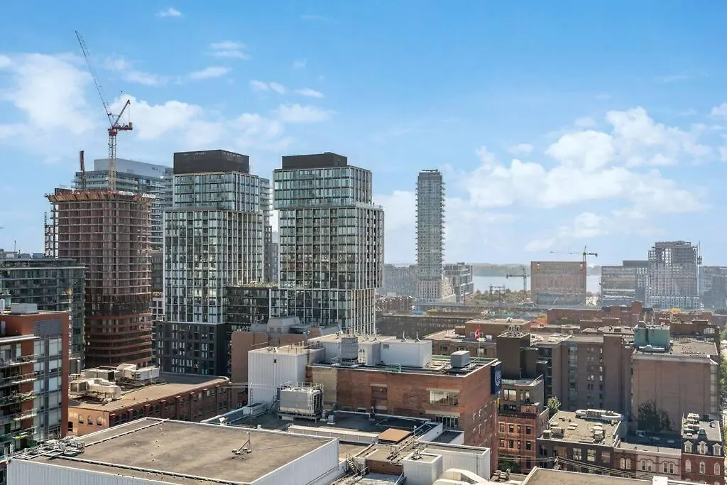 Amazing View 2Br St Lawrence Market Condo, Downtown Toronto